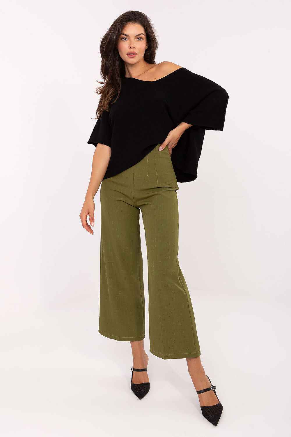 Women trousers model 216726
