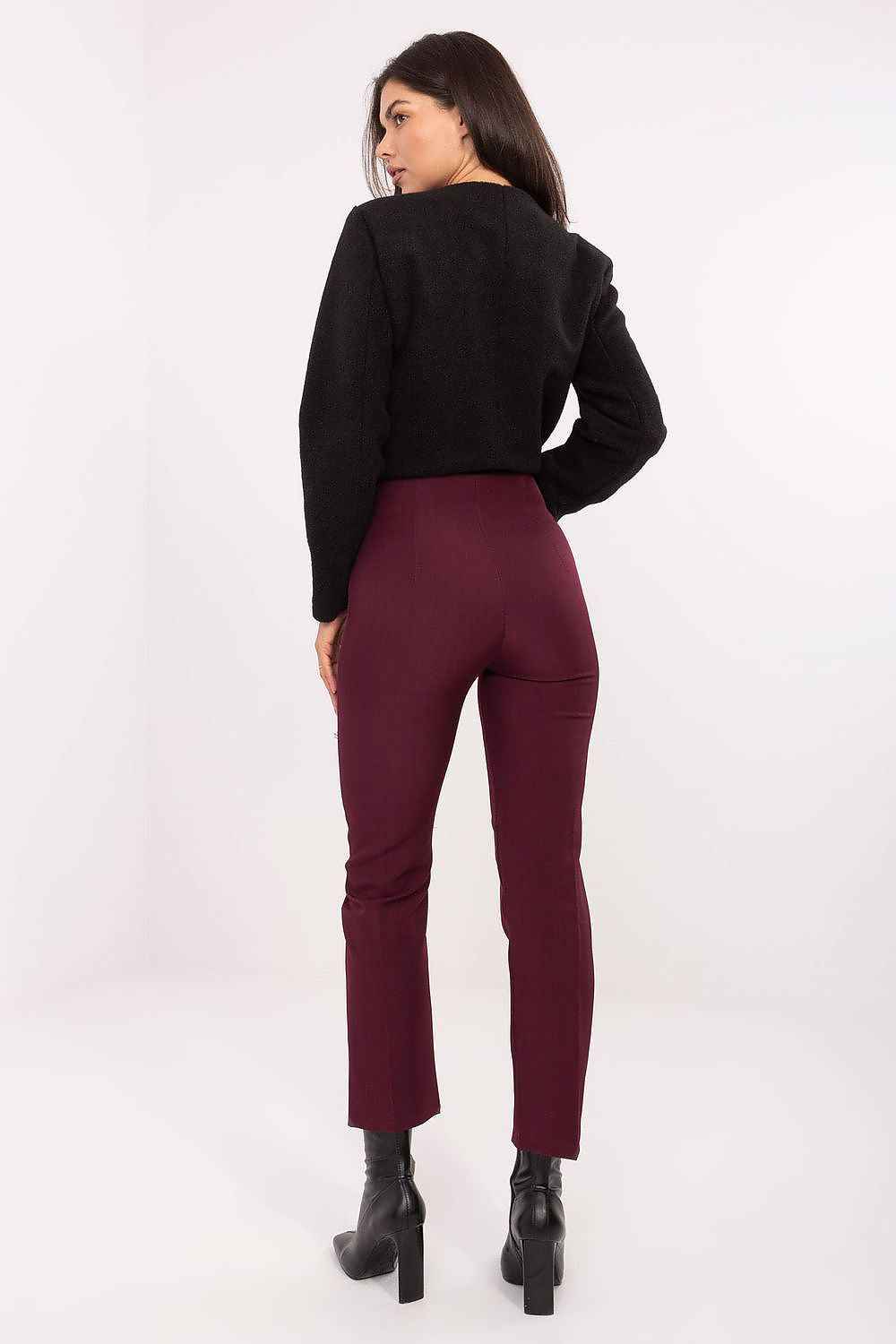 Women trousers model 216742