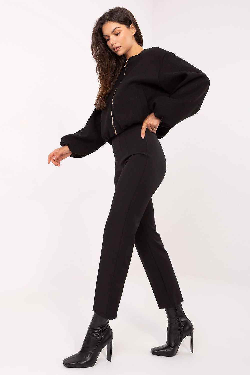 Women trousers model 216747