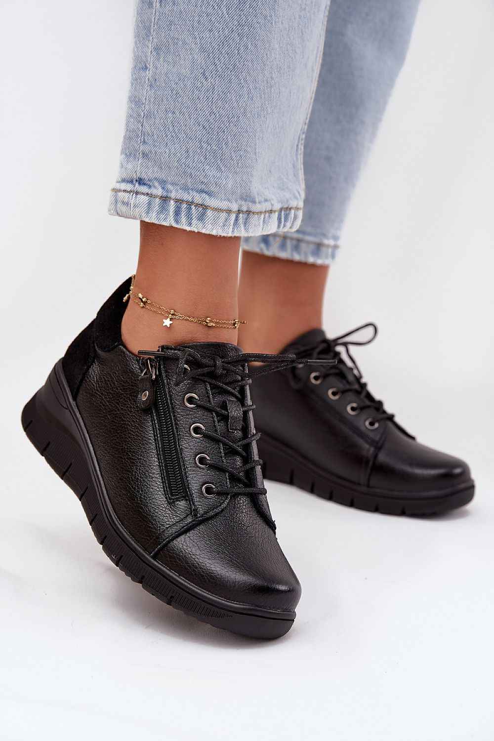 Half shoes model 216983