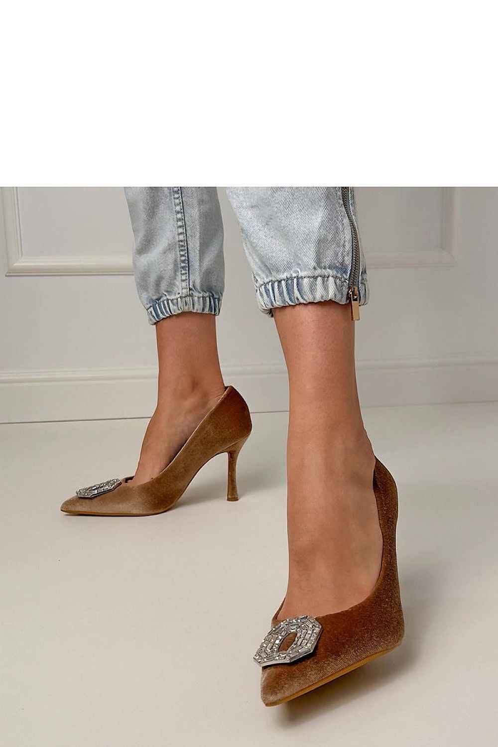 High heels model 217661