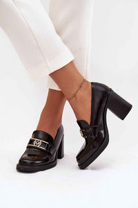 Heeled low shoes model 217841