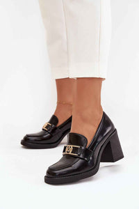 Heeled low shoes model 217842