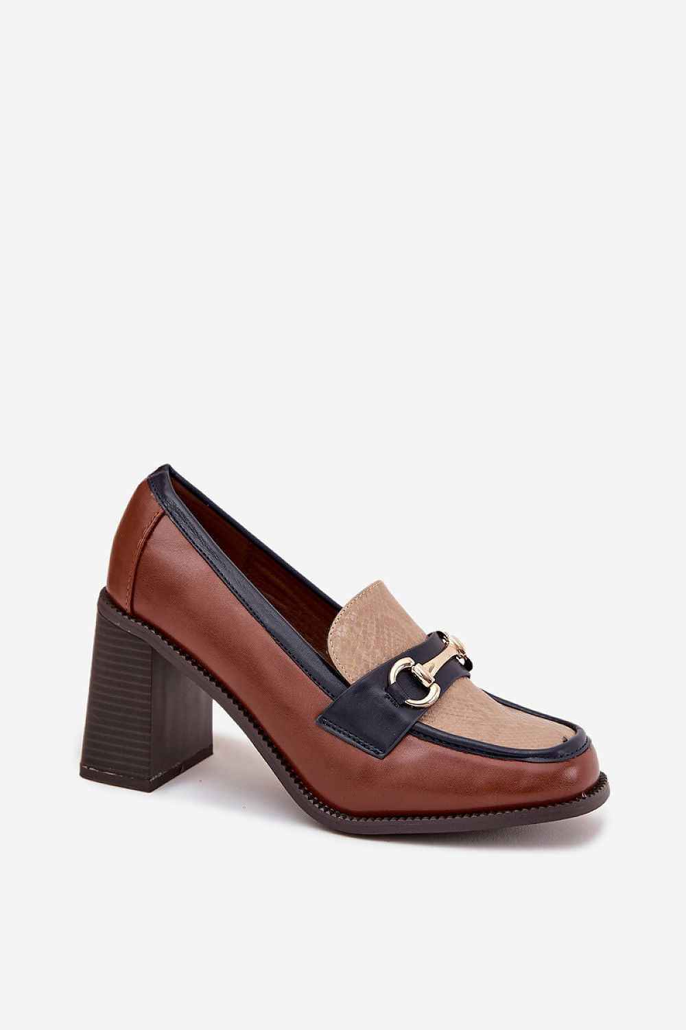 Heeled low shoes model 217844