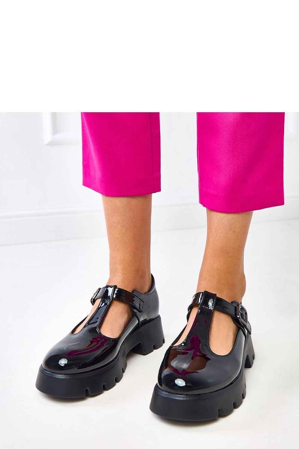 Heeled low shoes model 217959