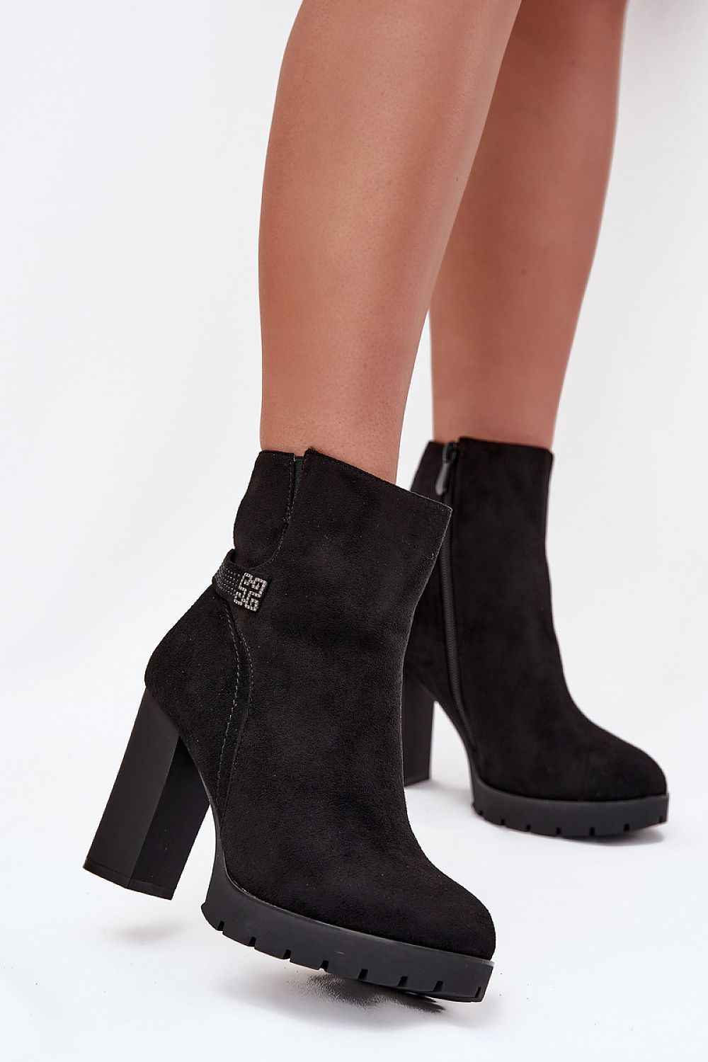 Heel boots model 218076