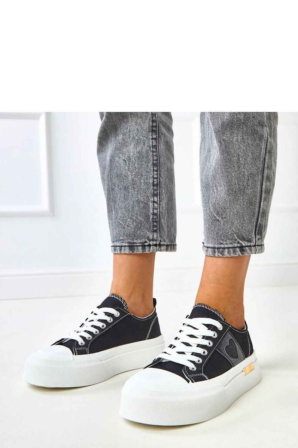 Sport Shoes model 218364