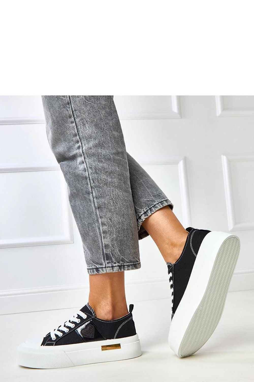 Sport Shoes model 218364