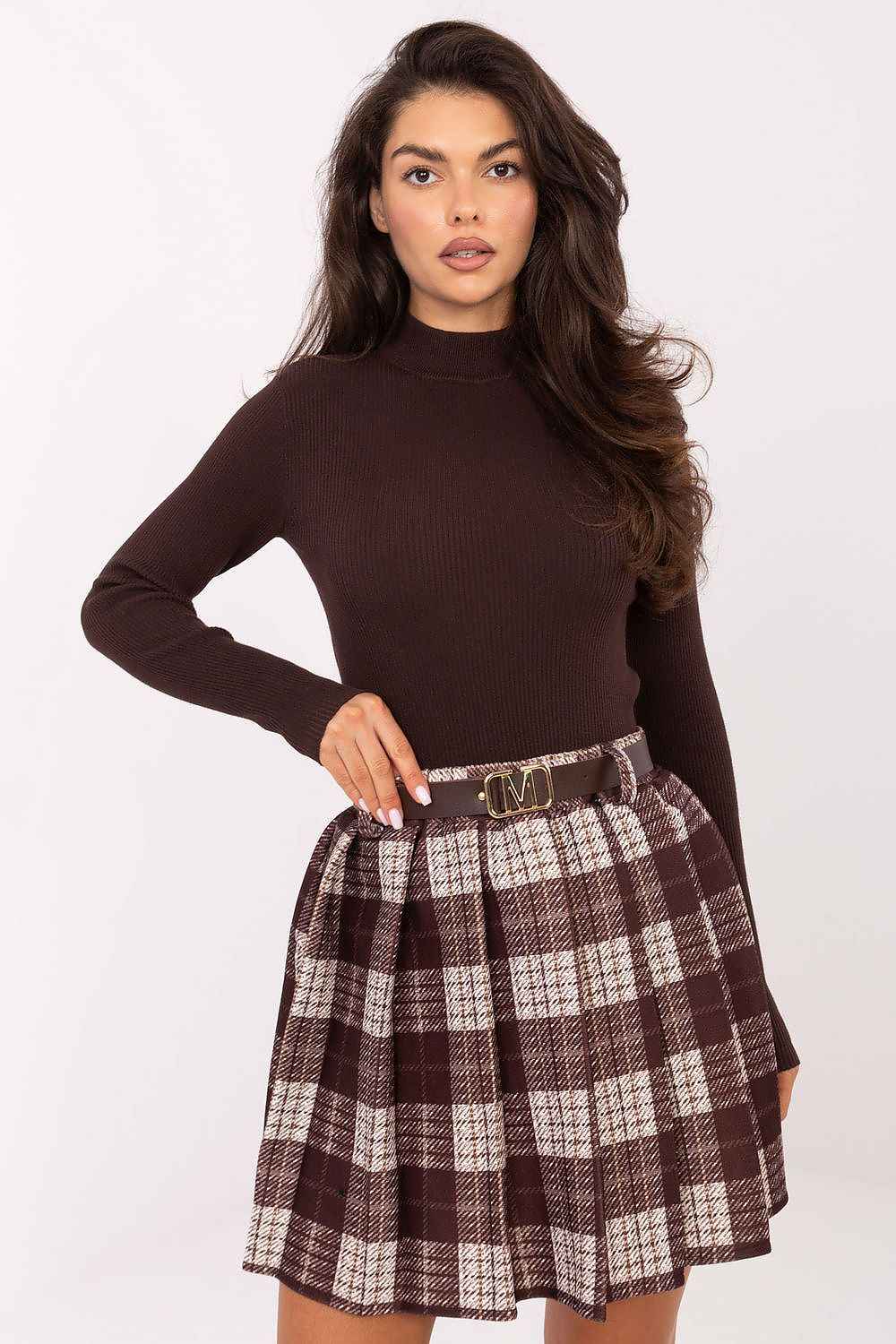 Short skirt model 218418