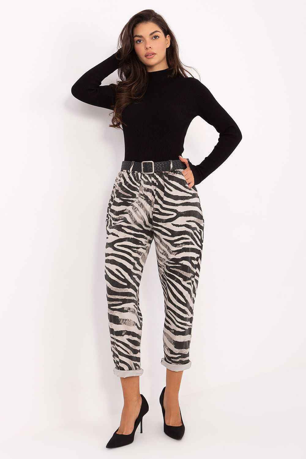 Women trousers model 218442