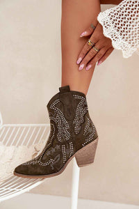 Heel boots model 218511