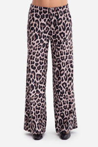 Women trousers model 218655
