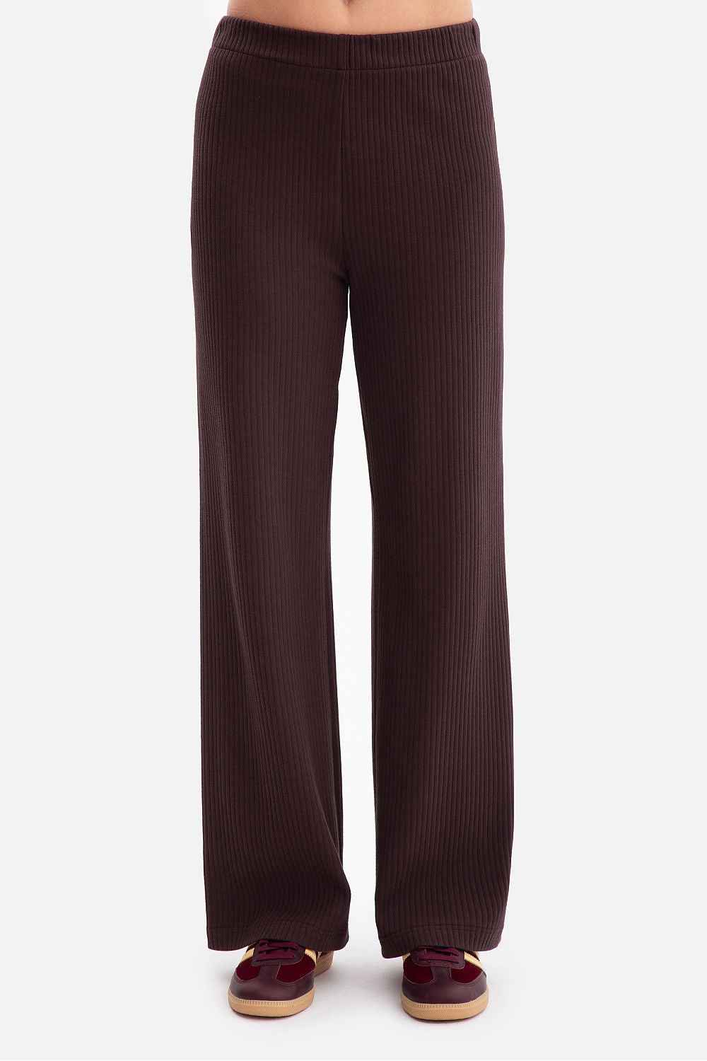 Women trousers model 218663