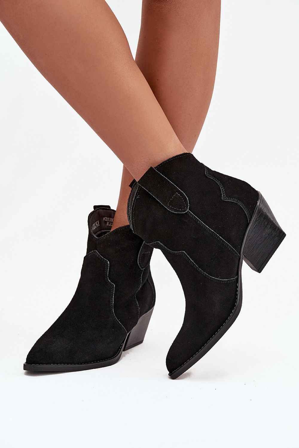 Heel boots model 219125