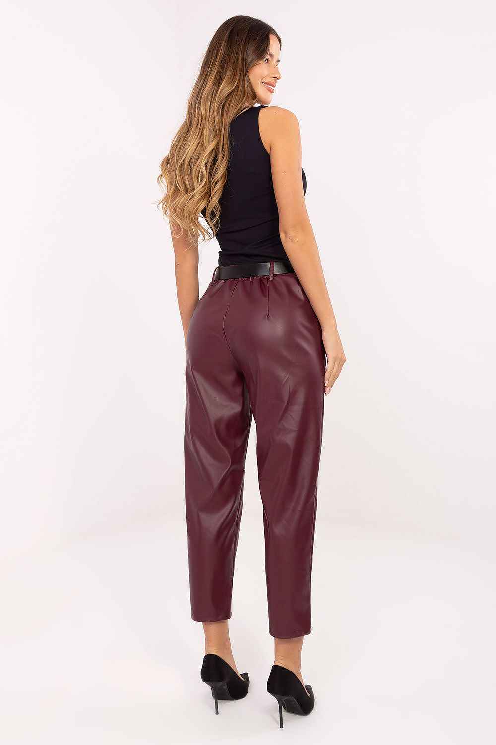Women trousers model 219384