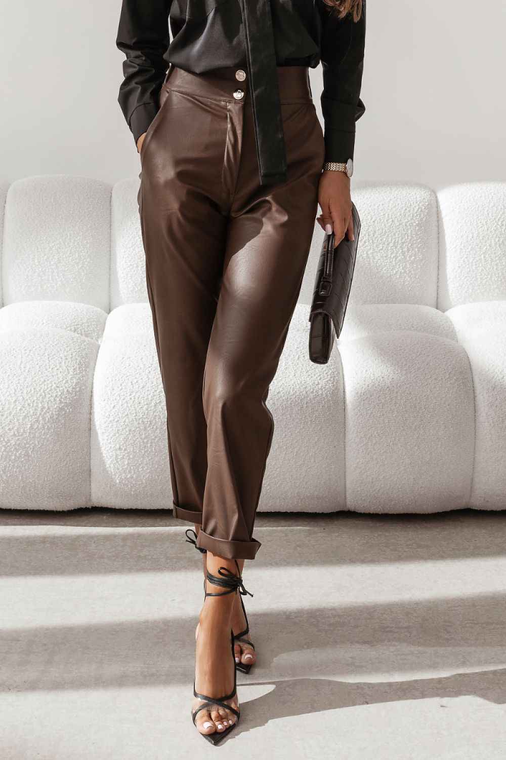 Women trousers model 219508