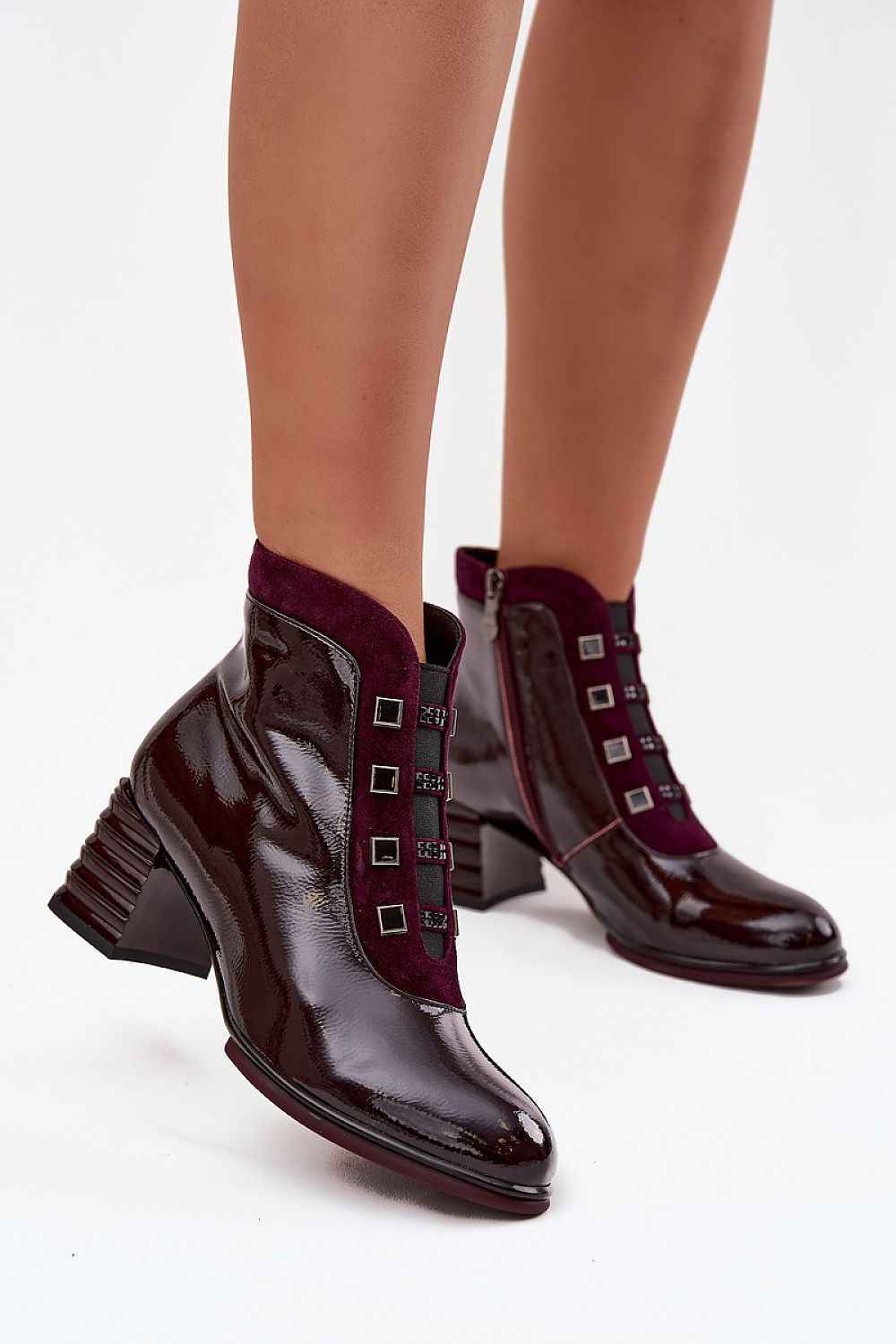 Heel boots model 219577