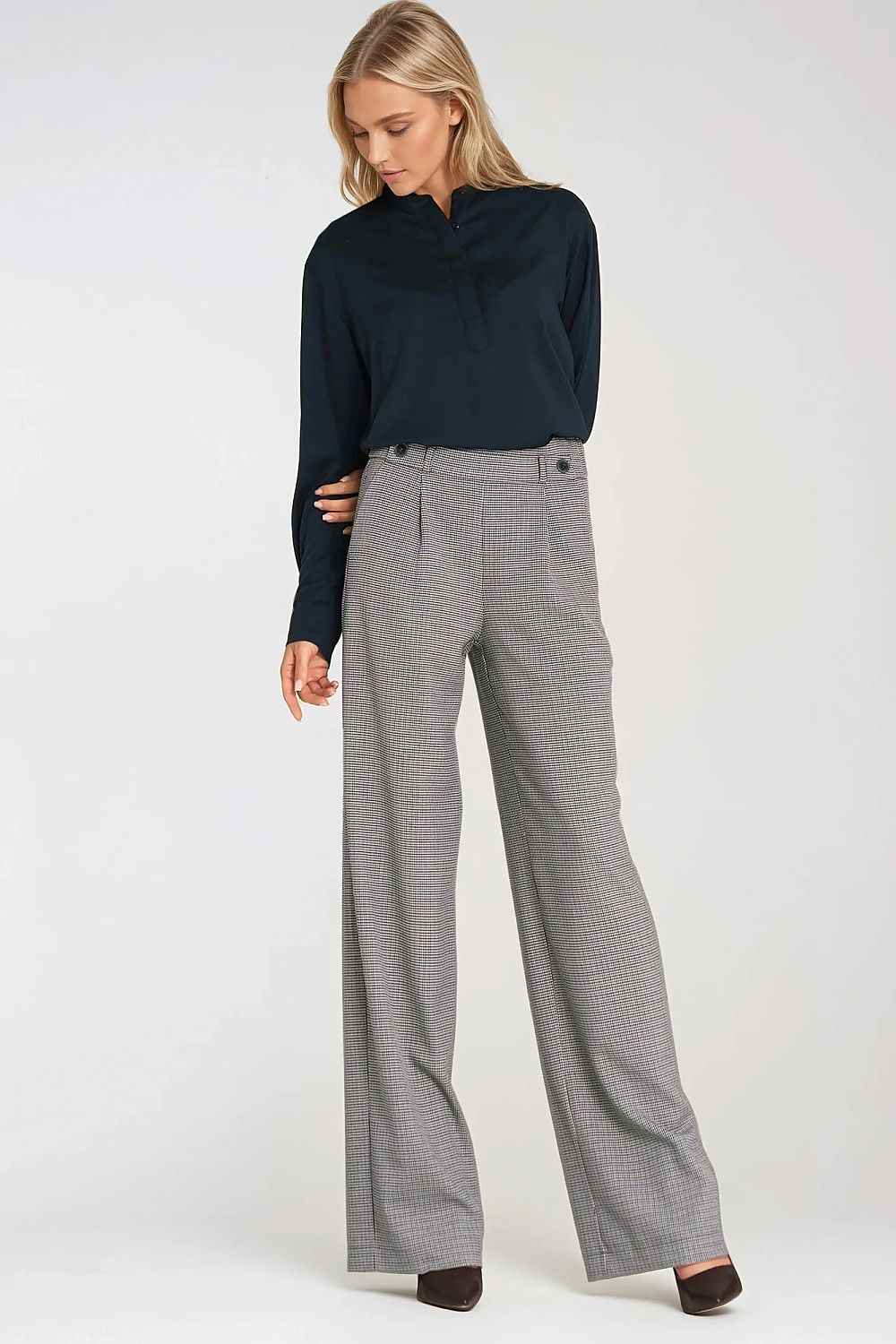 Women trousers model 219763