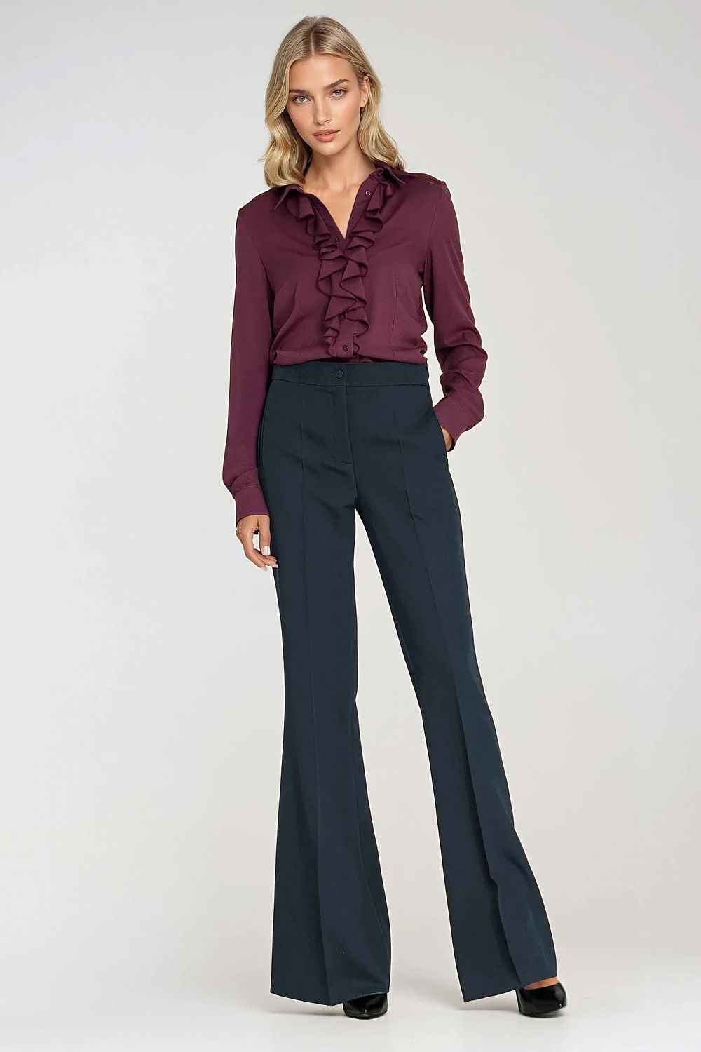 Women trousers model 219778