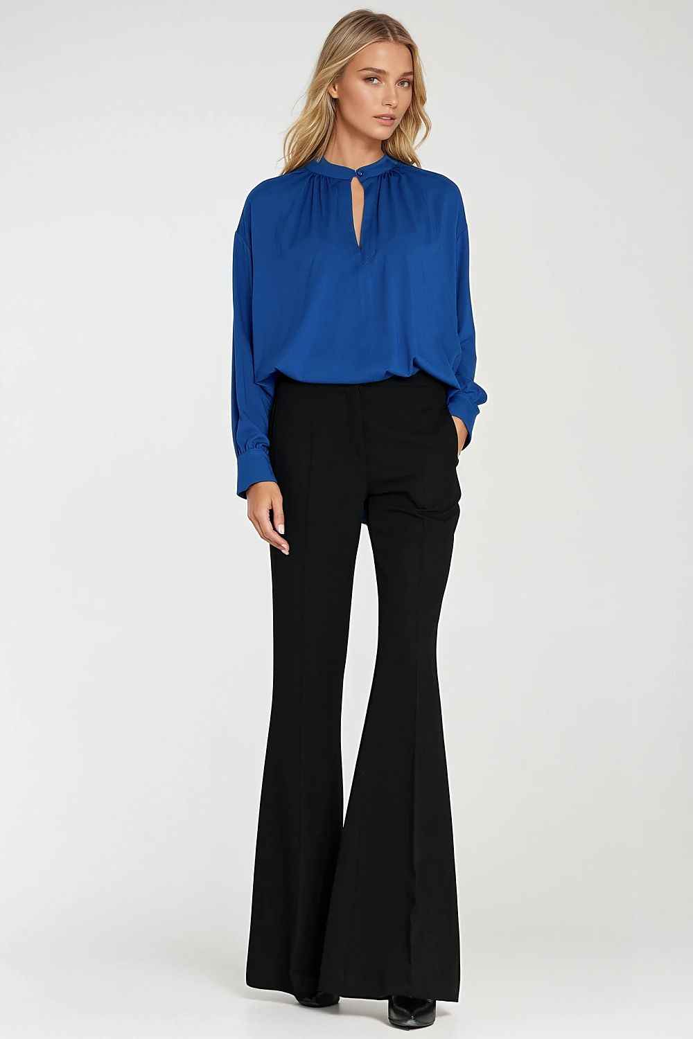 Women trousers model 219779