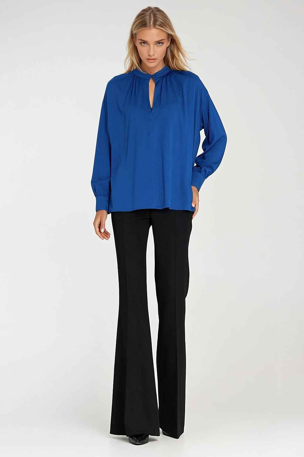 Women trousers model 219779