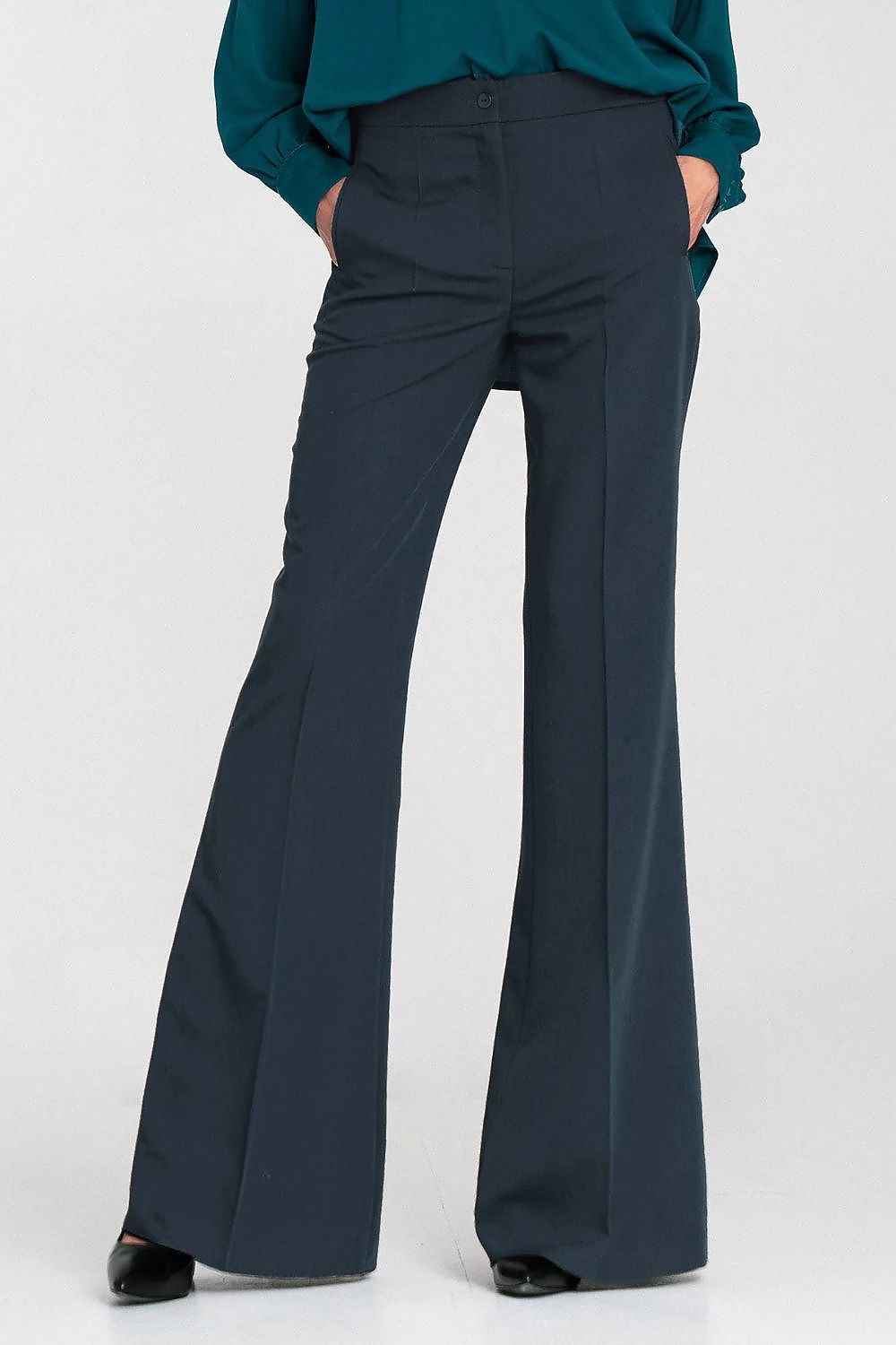 Women trousers model 219778