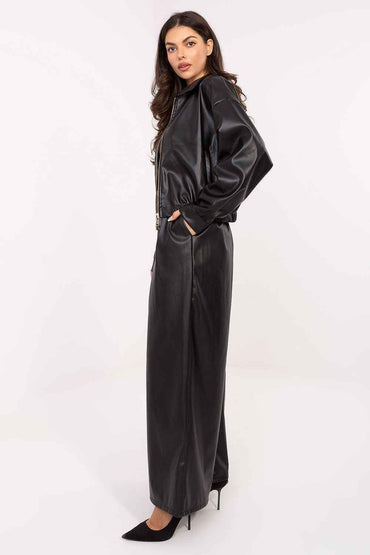 Women trousers model 219883
