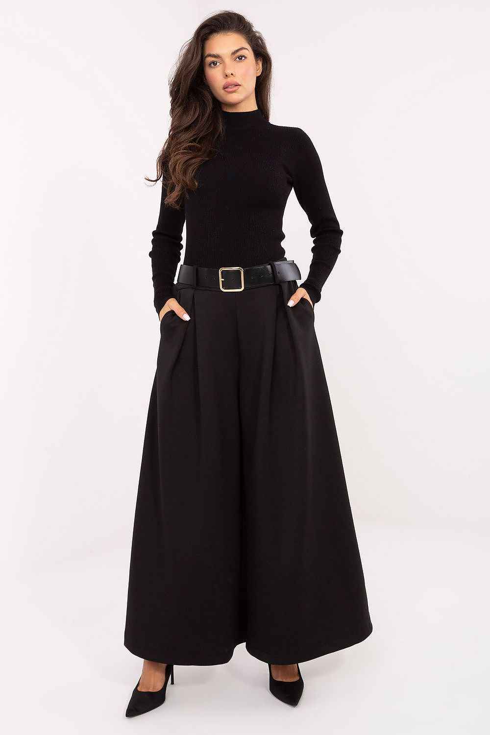 Women trousers model 220011