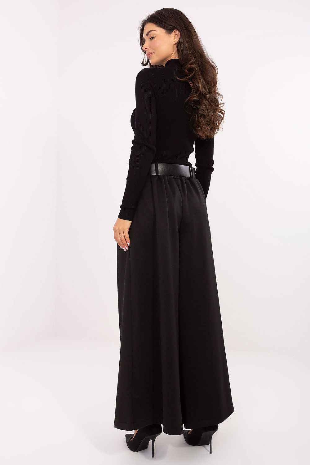 Women trousers model 220011
