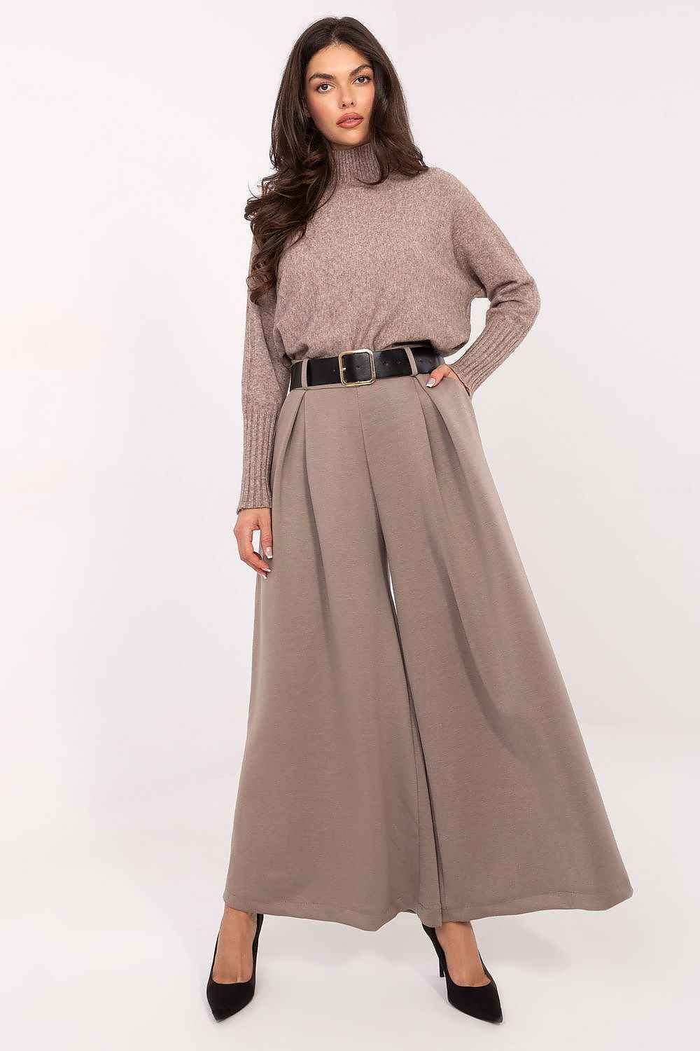 Women trousers model 220012