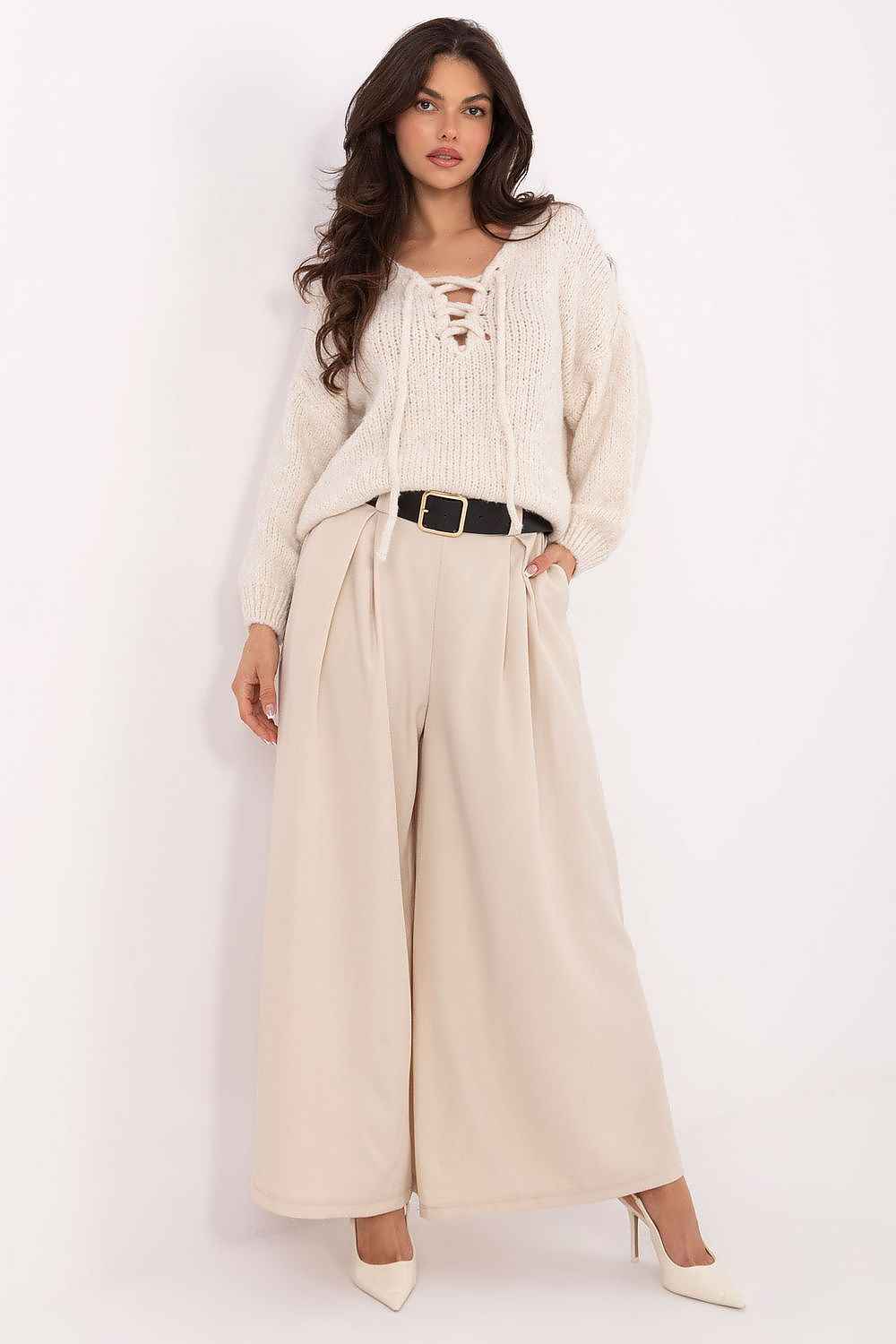 Women trousers model 220023