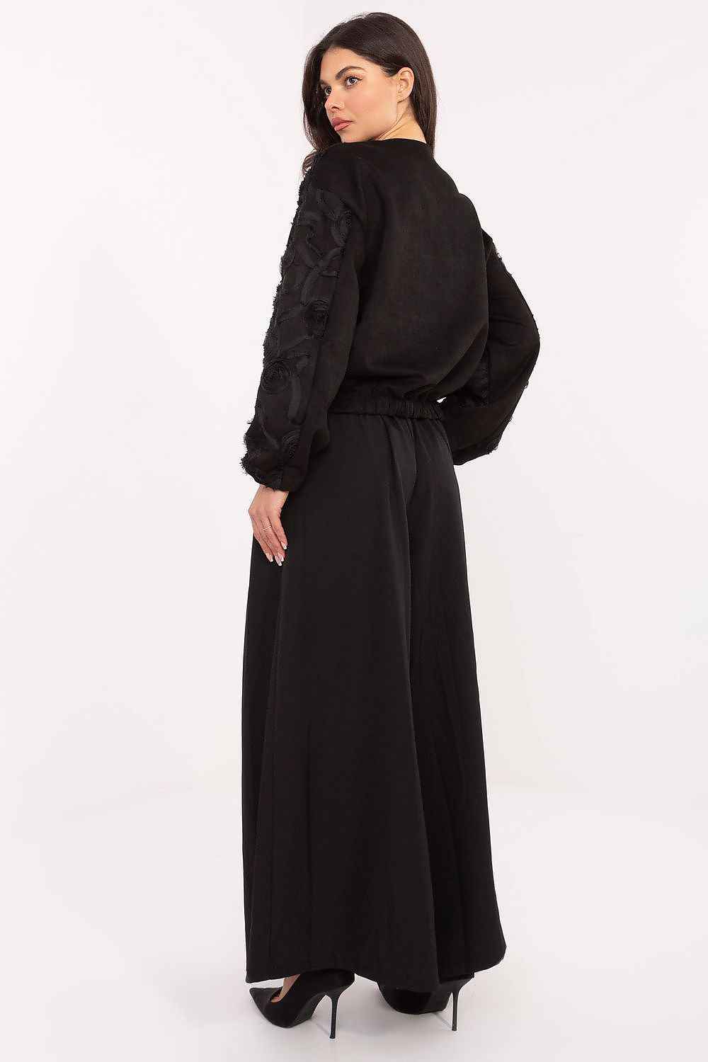 Women trousers model 220024