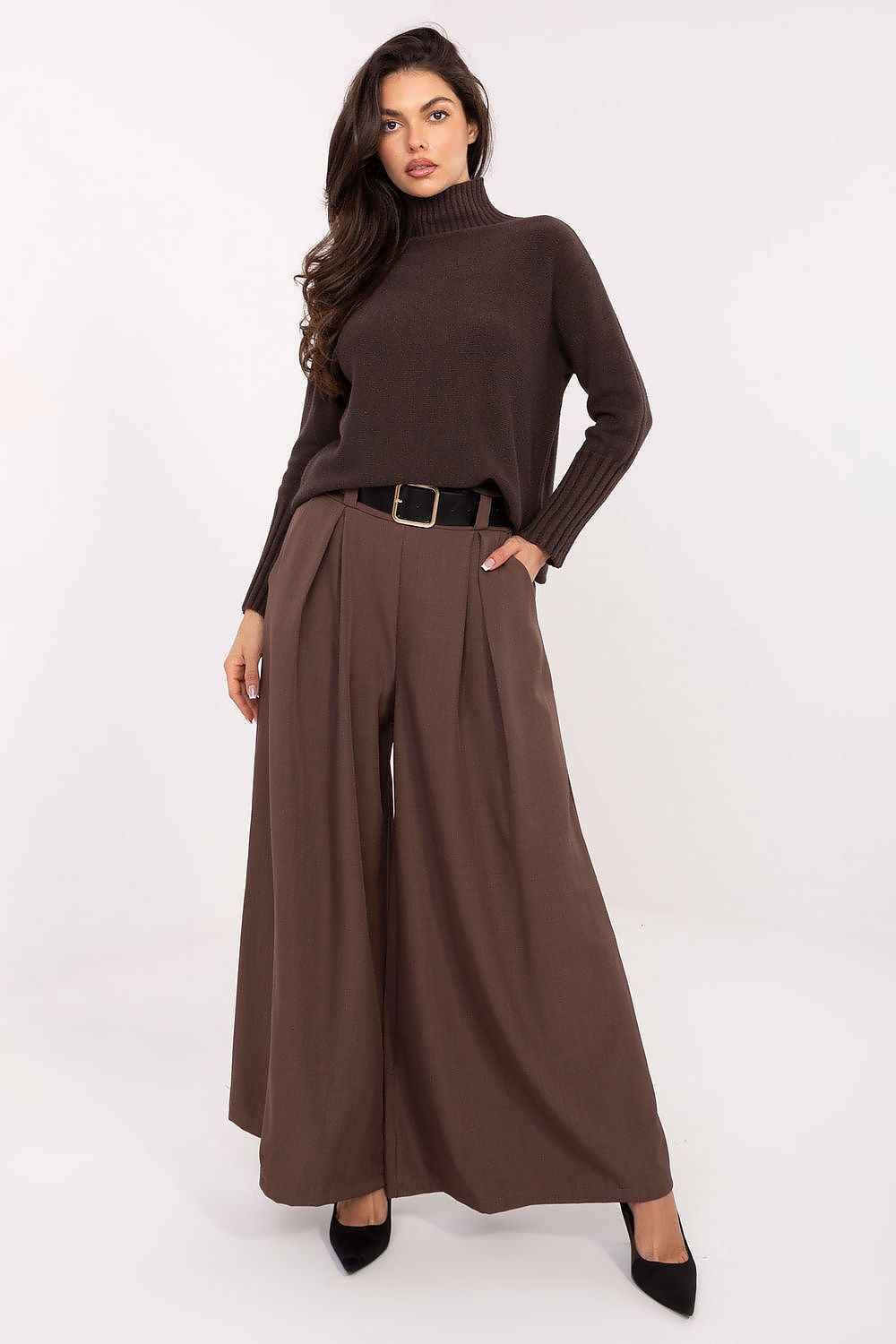 Women trousers model 220025