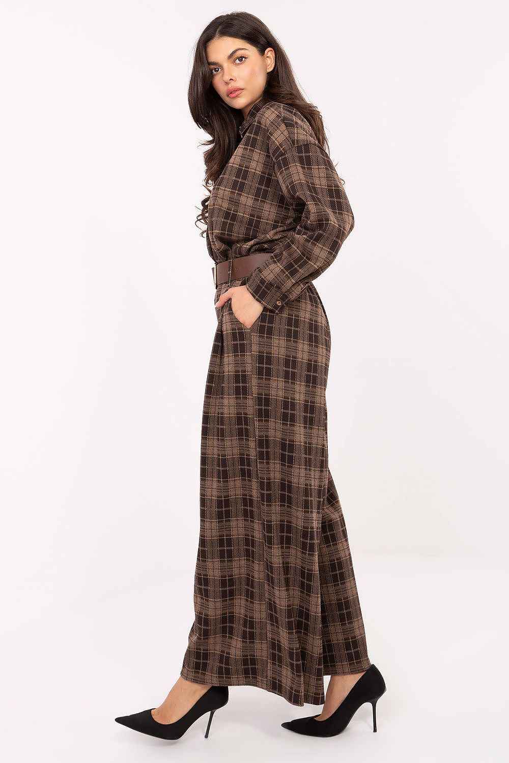 Women trousers model 220035