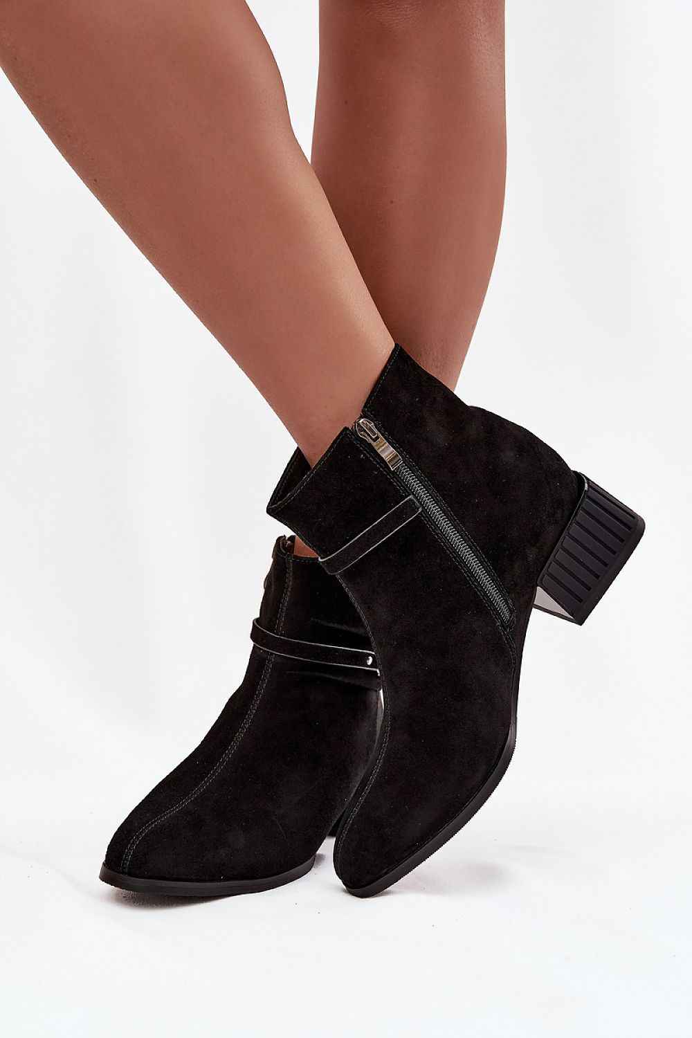 Heel boots model 220200