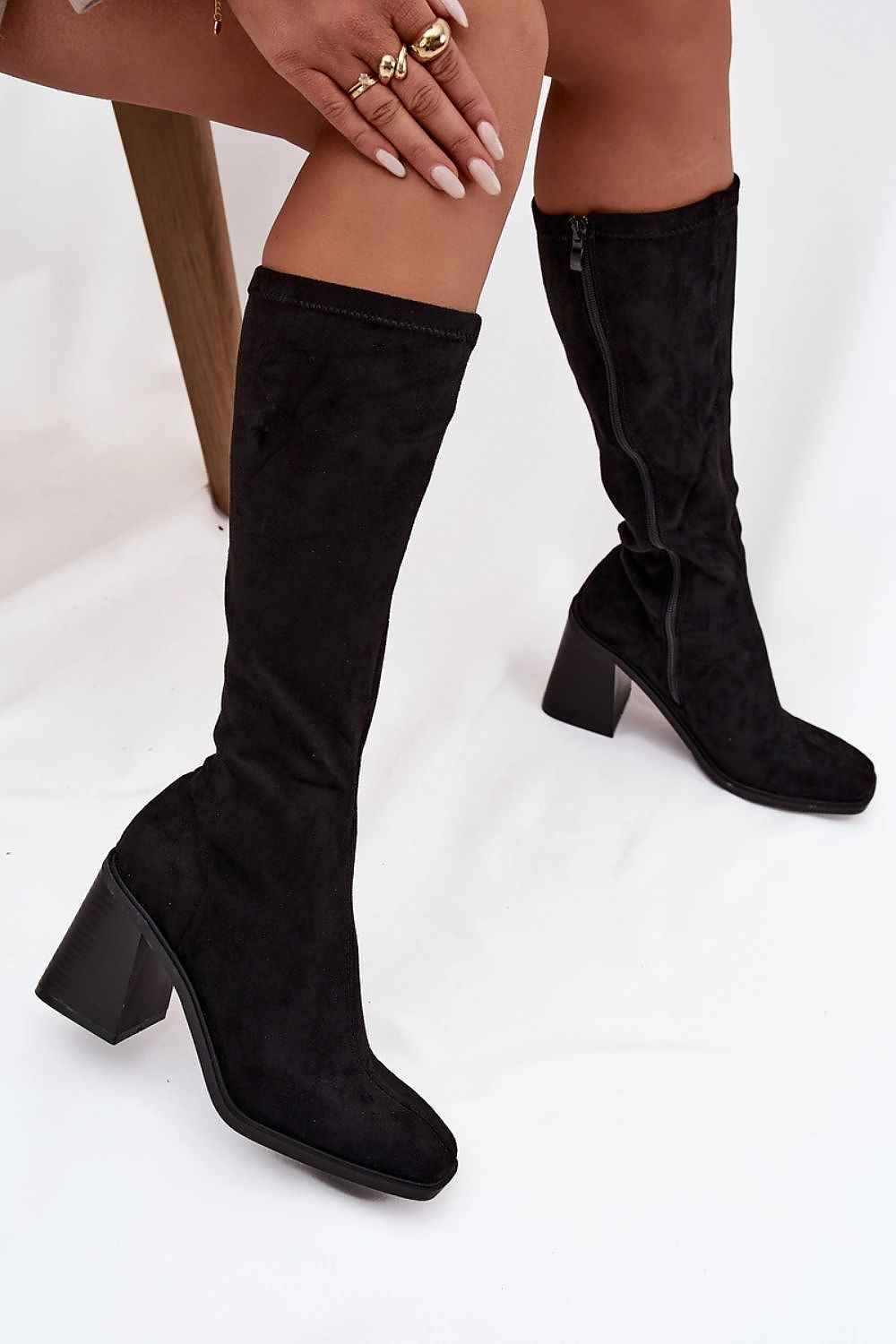 Heel boots model 220222