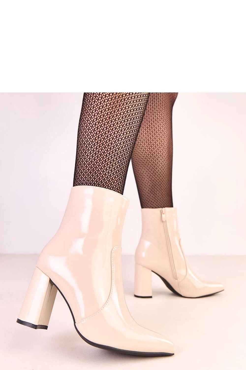 Heel boots model 220250