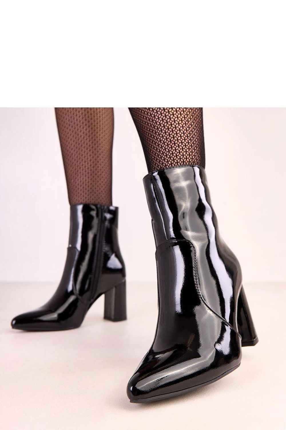 Heel boots model 220251