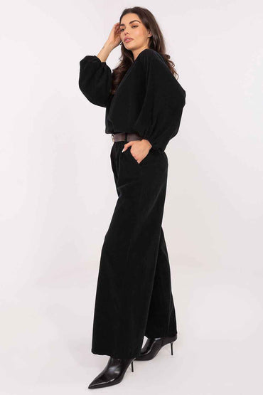 Women trousers model 220280