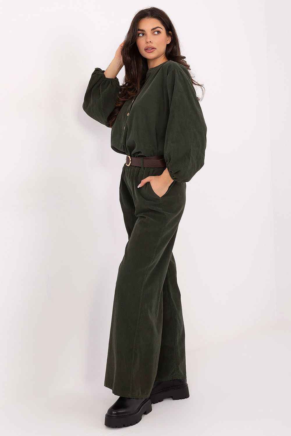 Women trousers model 220283