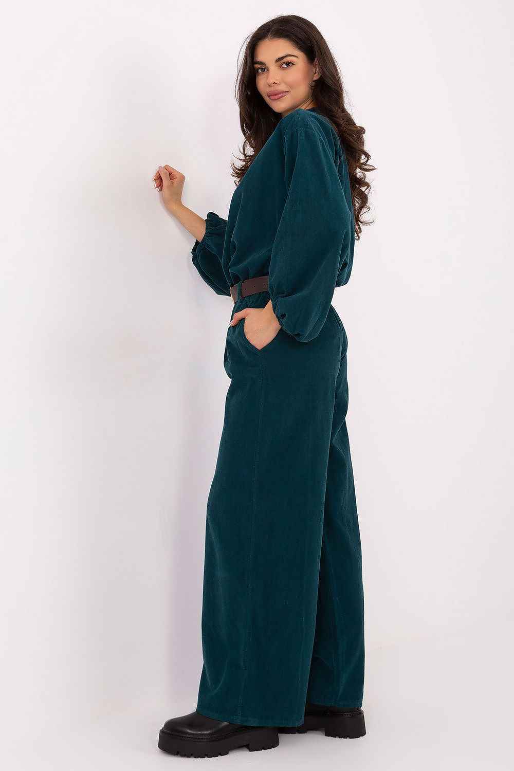 Women trousers model 220284