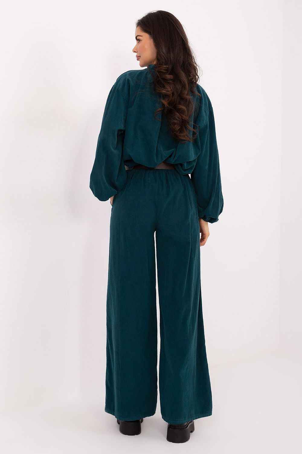 Women trousers model 220284