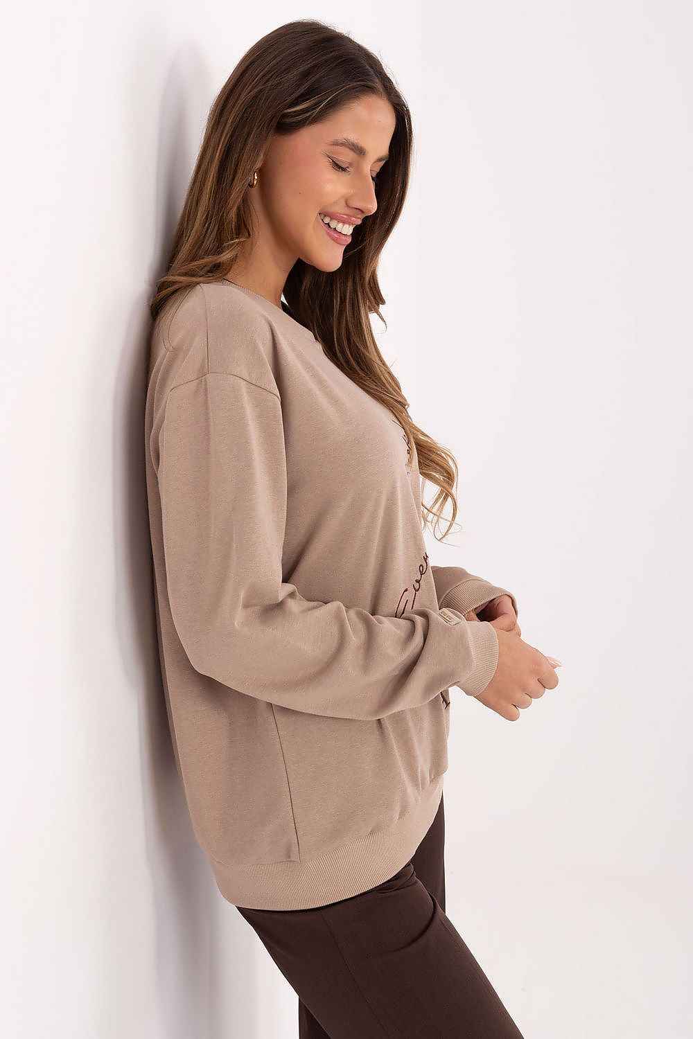 Sweatshirt model 220416