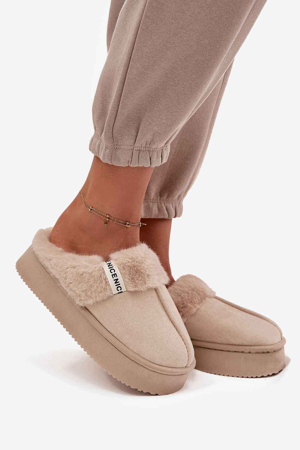 Slippers model 220537