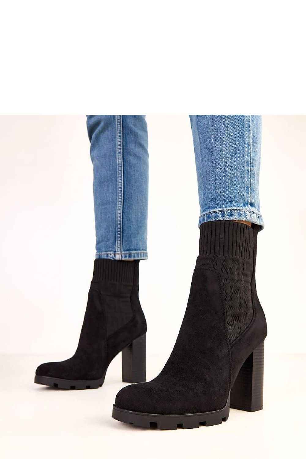 Heel boots model 220579