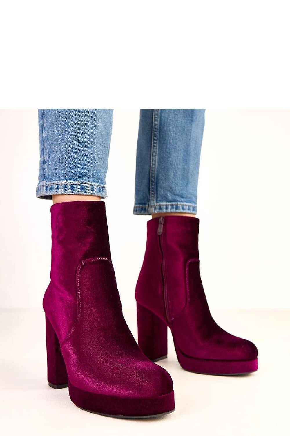 Heel boots model 220582