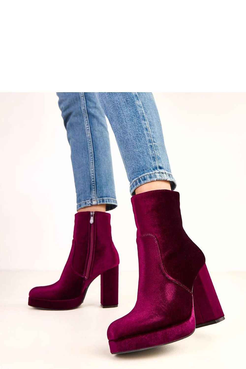 Heel boots model 220582