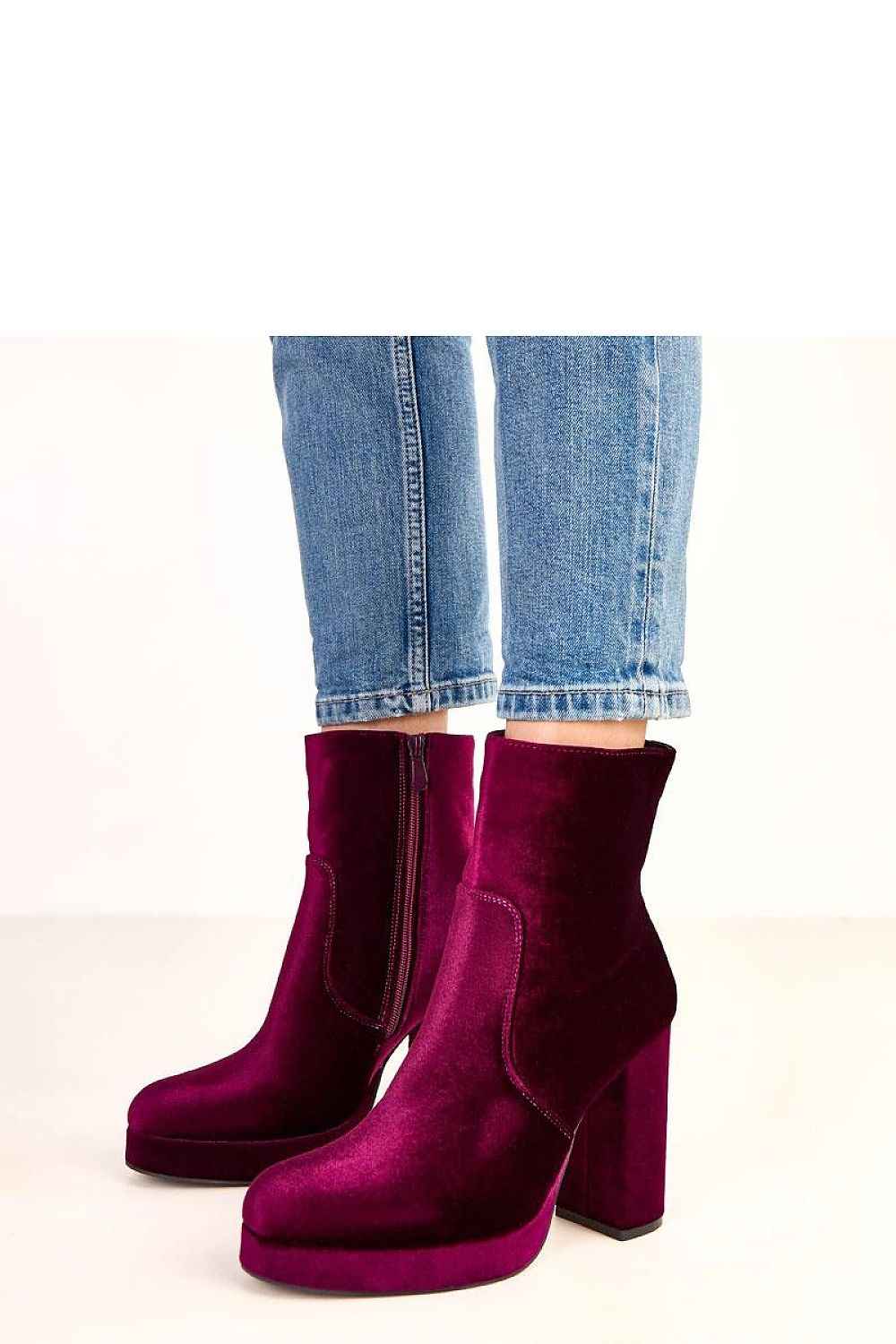 Heel boots model 220582