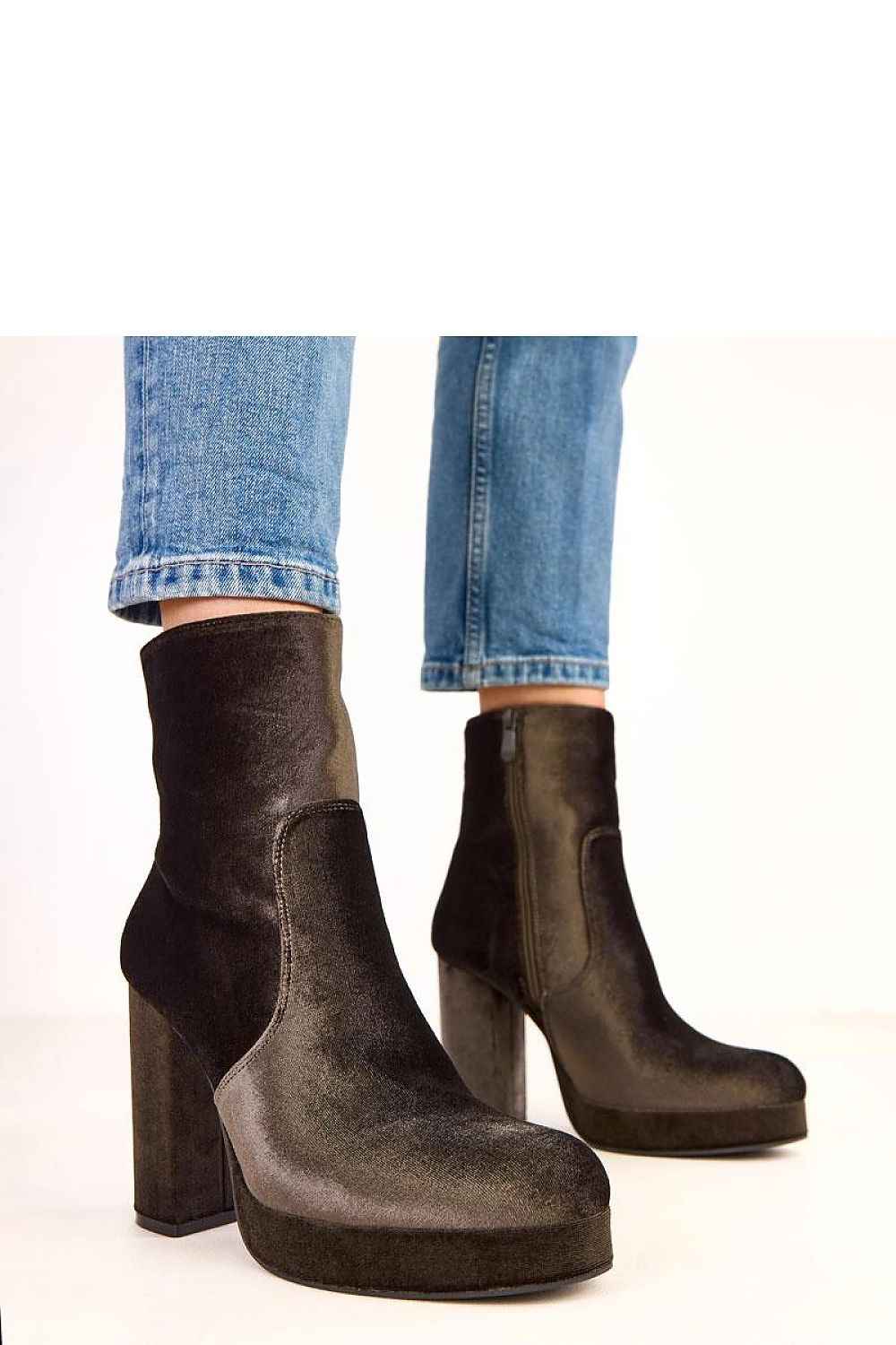 Heel boots model 220583