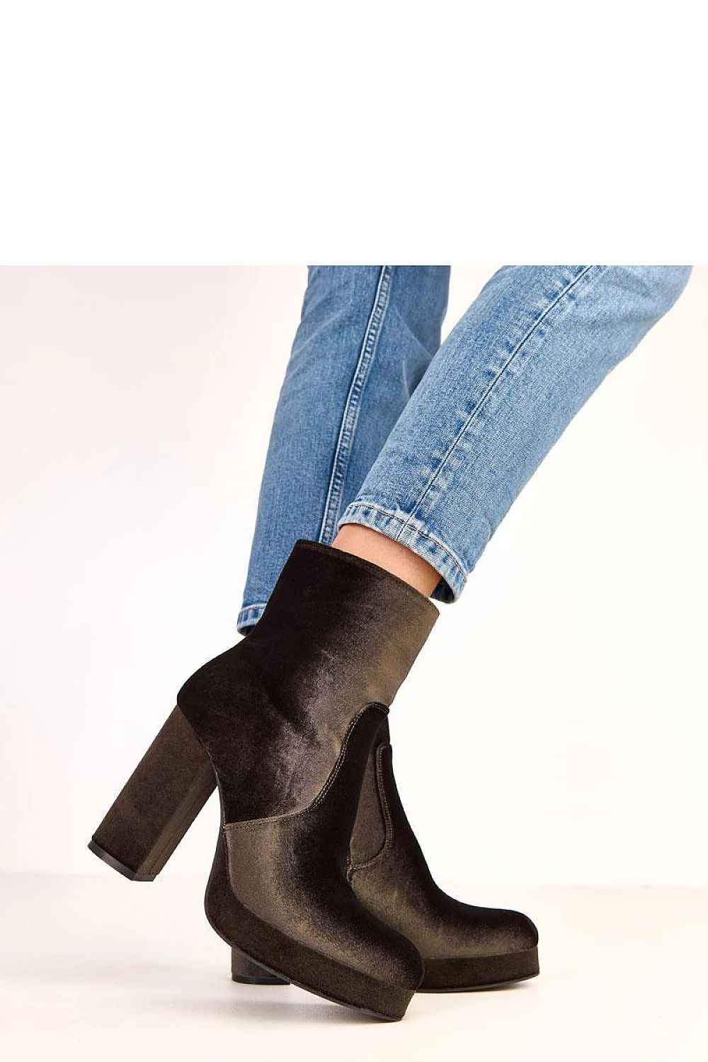 Heel boots model 220583